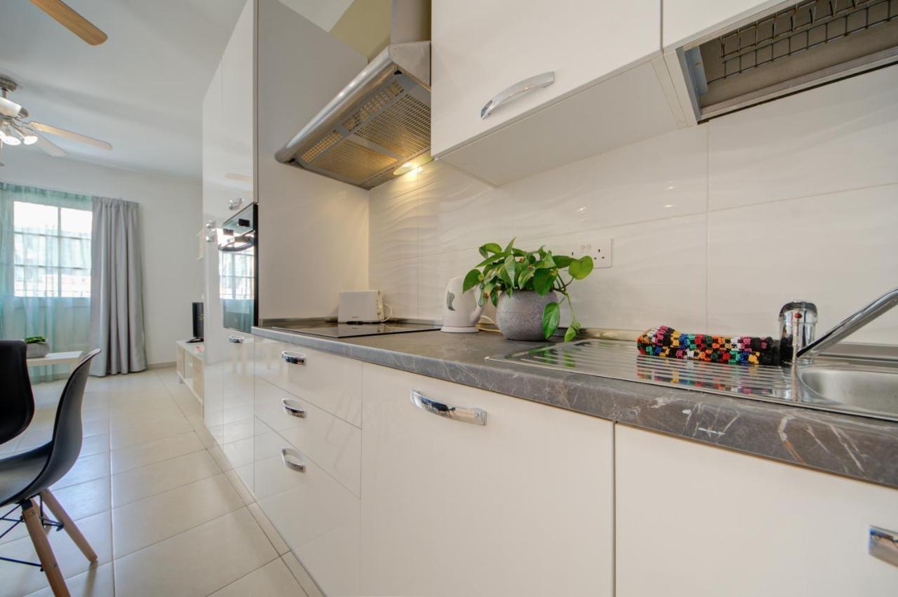 Azure Haven - Gzira Apartments And Penthouse By Shortletsmalta Dış mekan fotoğraf