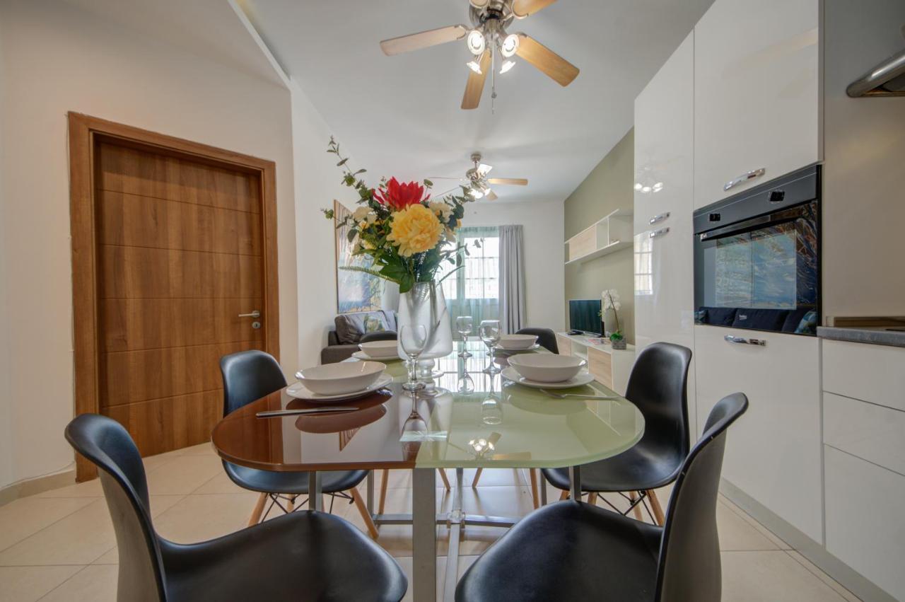 Azure Haven - Gzira Apartments And Penthouse By Shortletsmalta Dış mekan fotoğraf