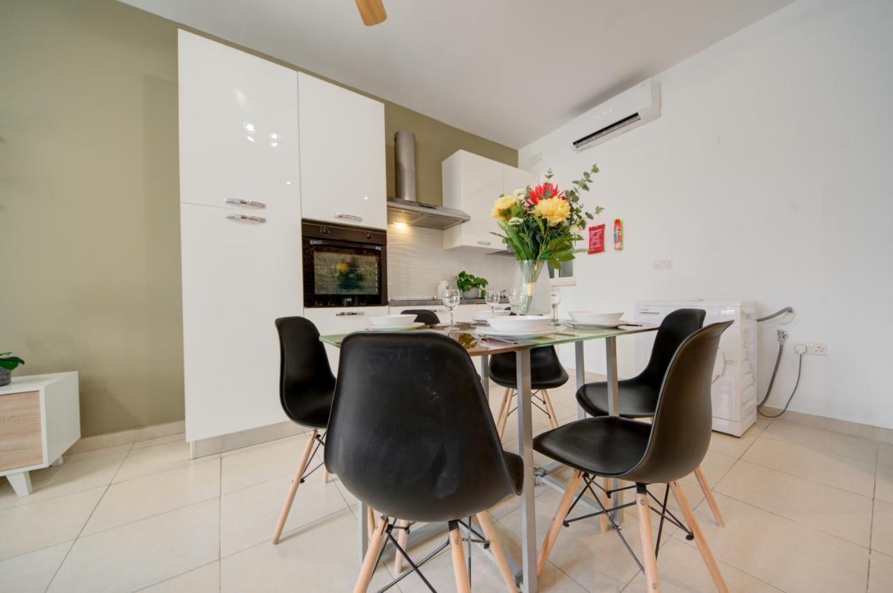 Azure Haven - Gzira Apartments And Penthouse By Shortletsmalta Dış mekan fotoğraf