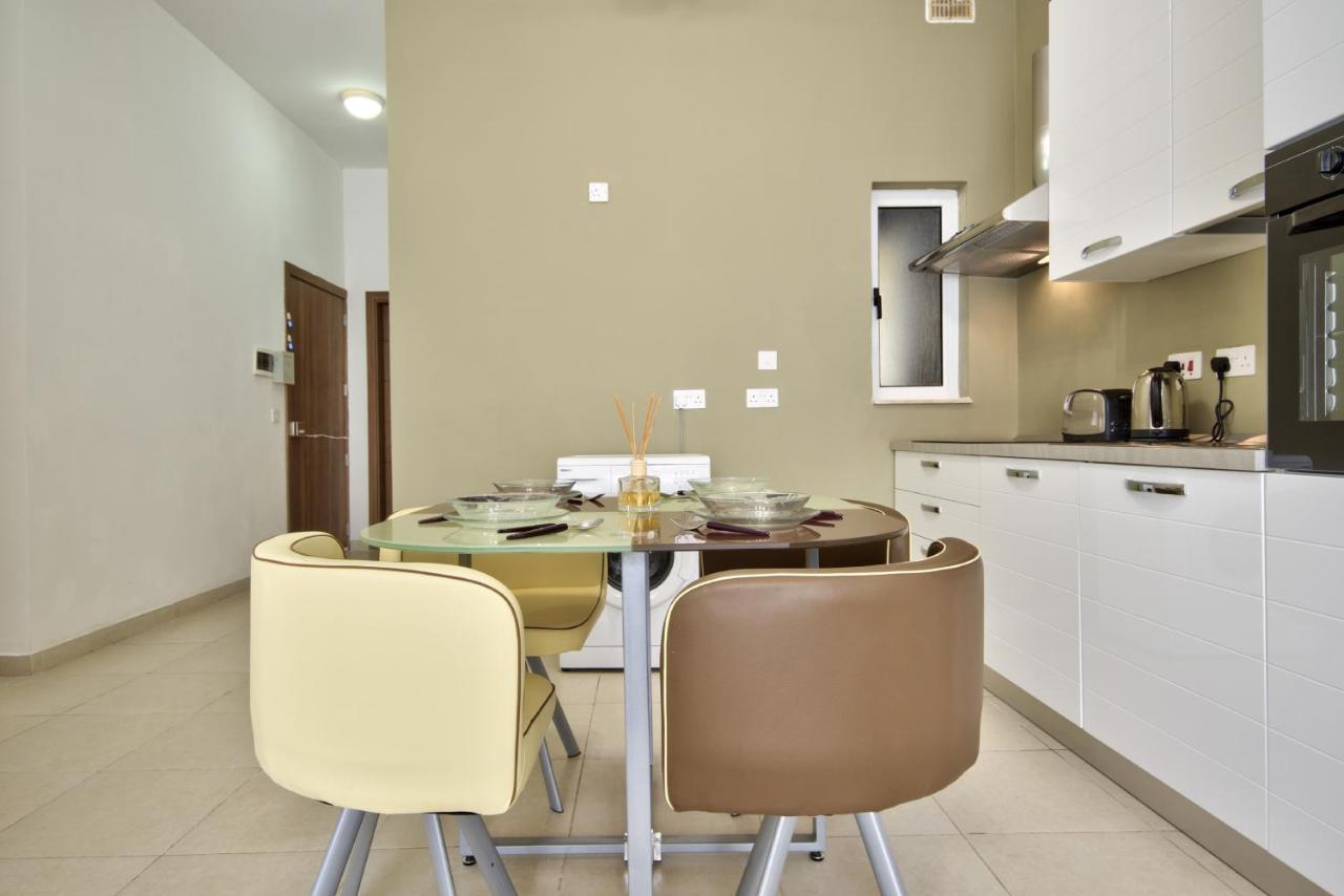 Azure Haven - Gzira Apartments And Penthouse By Shortletsmalta Dış mekan fotoğraf