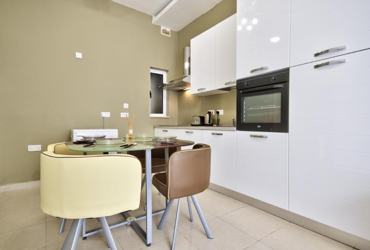 Azure Haven - Gzira Apartments And Penthouse By Shortletsmalta Dış mekan fotoğraf
