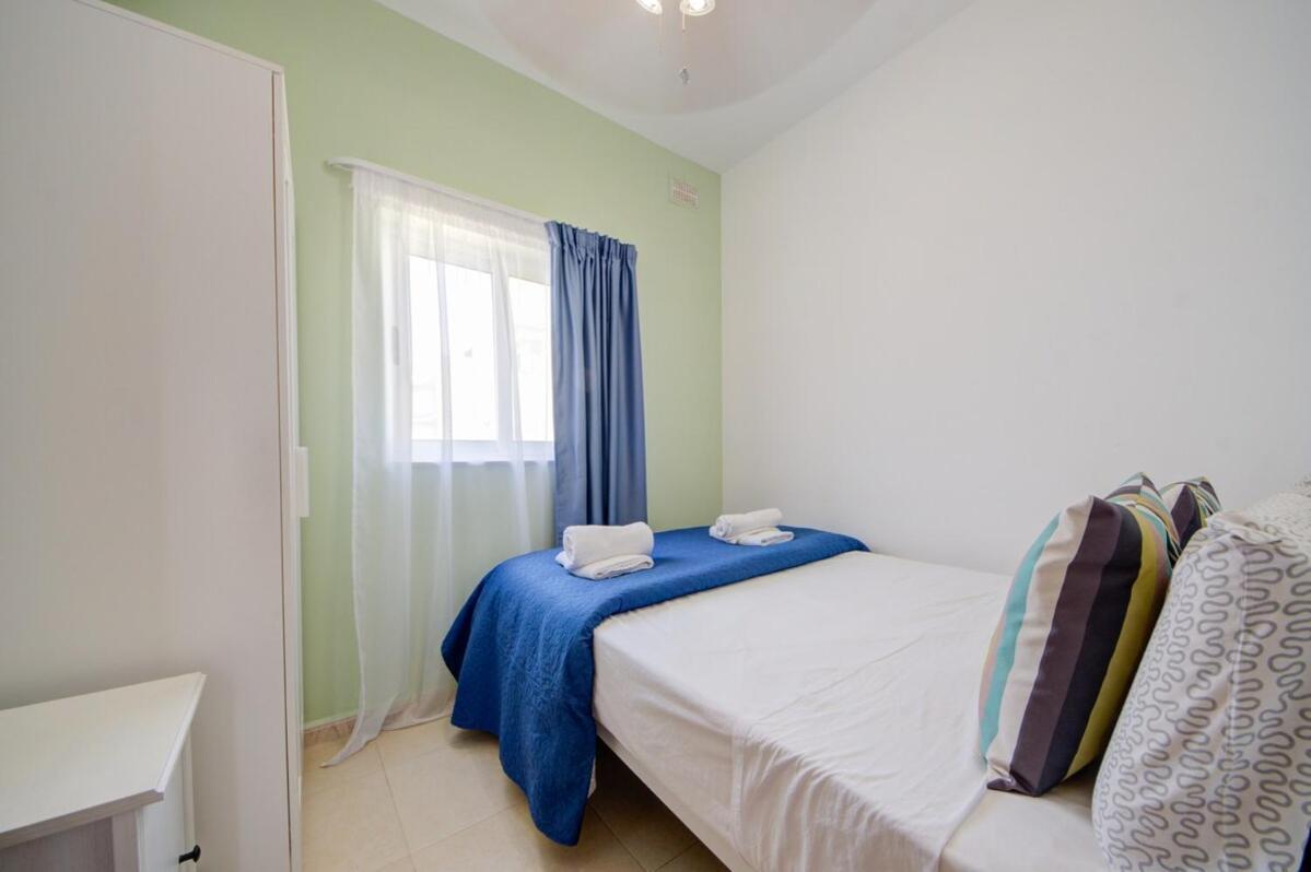 Azure Haven - Gzira Apartments And Penthouse By Shortletsmalta Oda fotoğraf