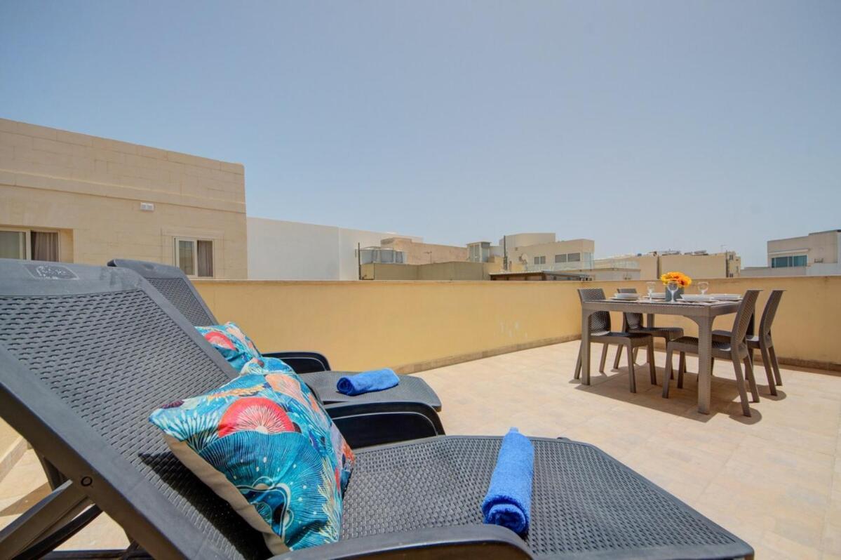 Azure Haven - Gzira Apartments And Penthouse By Shortletsmalta Oda fotoğraf