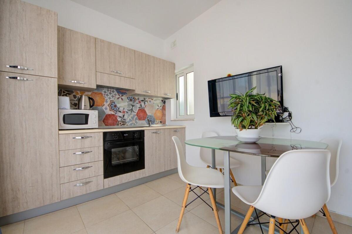 Azure Haven - Gzira Apartments And Penthouse By Shortletsmalta Oda fotoğraf