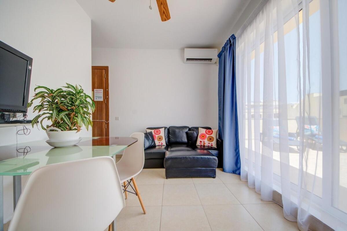 Azure Haven - Gzira Apartments And Penthouse By Shortletsmalta Oda fotoğraf