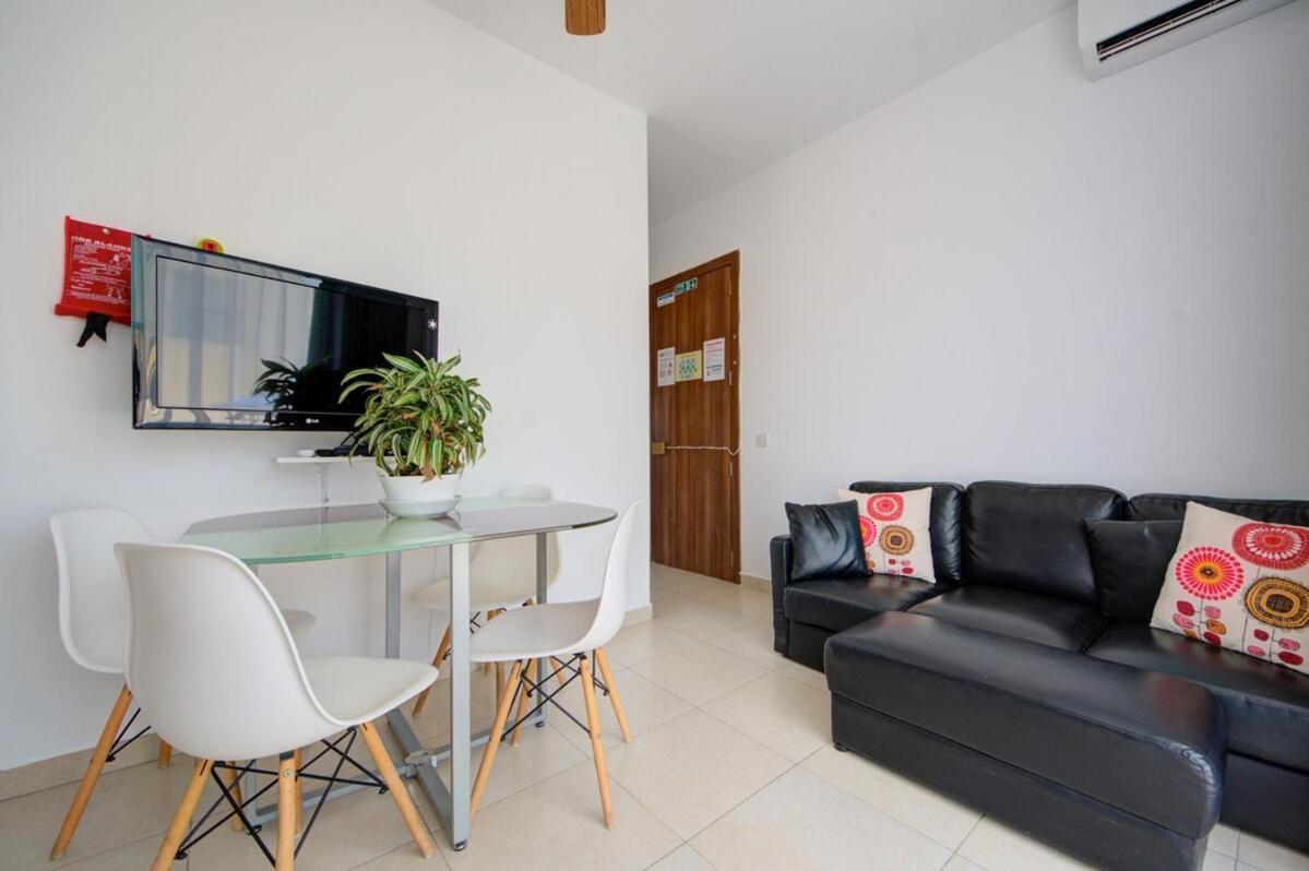 Azure Haven - Gzira Apartments And Penthouse By Shortletsmalta Oda fotoğraf