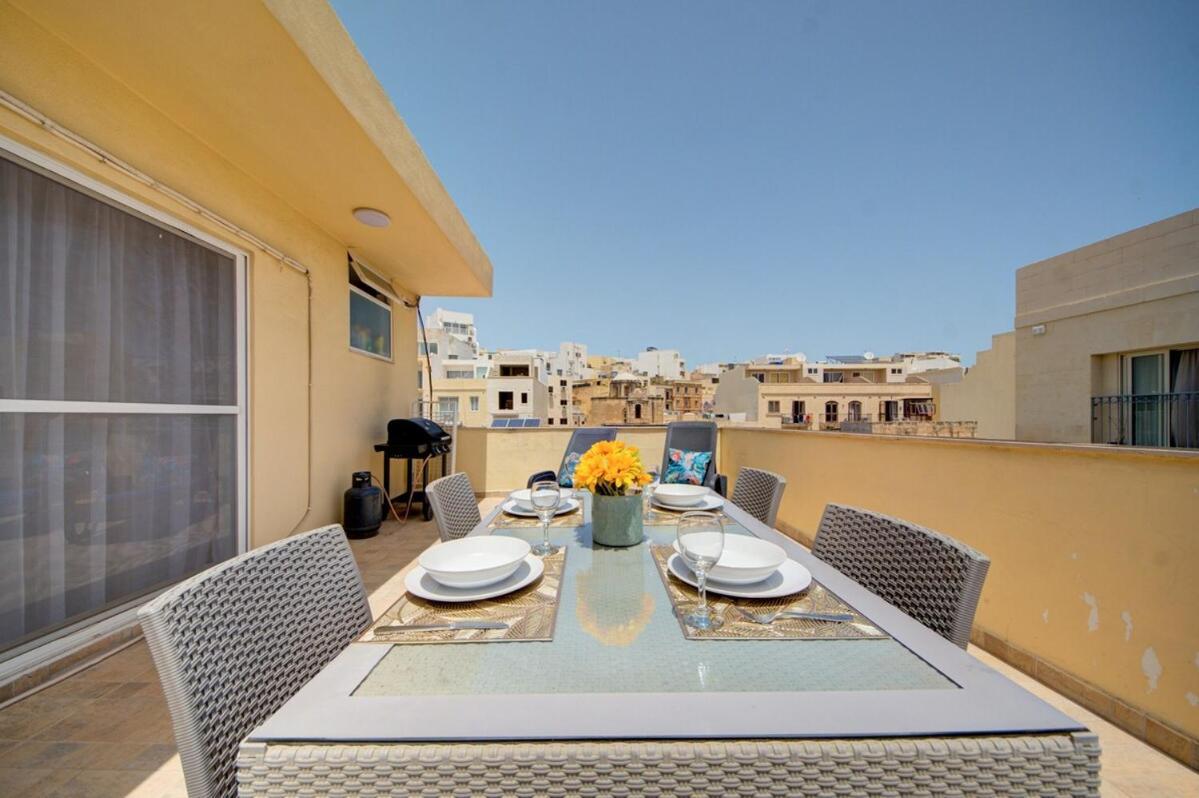 Azure Haven - Gzira Apartments And Penthouse By Shortletsmalta Oda fotoğraf